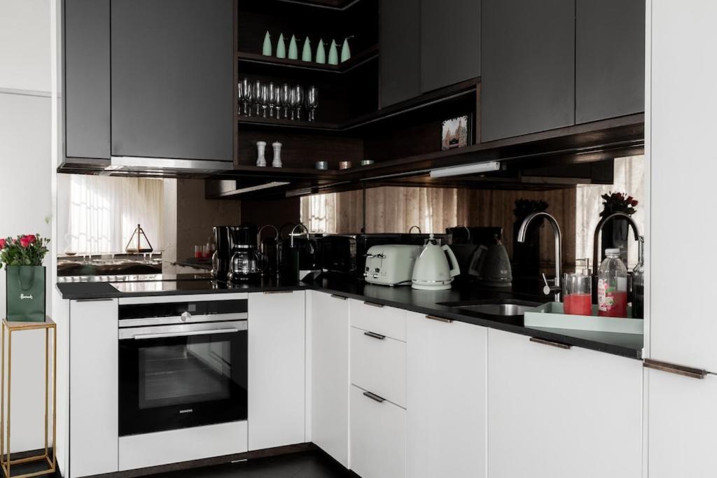 Shh! Oxford St Dream-Come-True Fam Design Hot Spot Londra Dış mekan fotoğraf