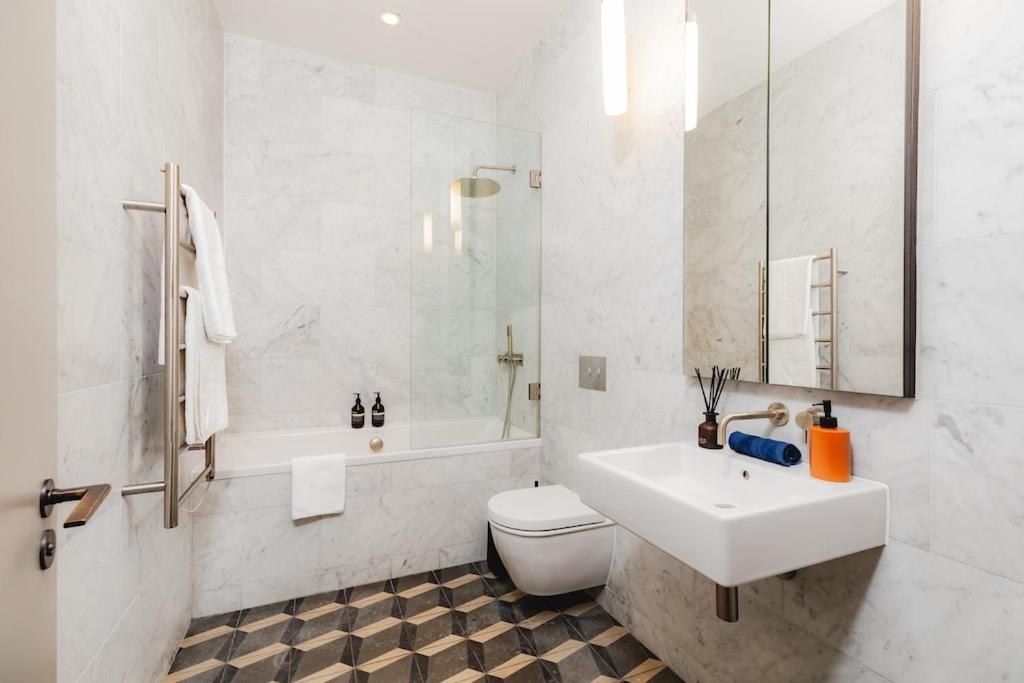 Shh! Oxford St Dream-Come-True Fam Design Hot Spot Londra Dış mekan fotoğraf